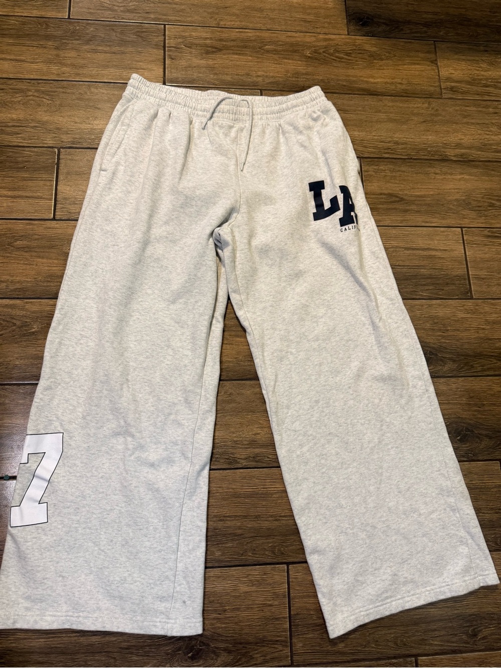 Aeropostale sweatpants with LA California logo M